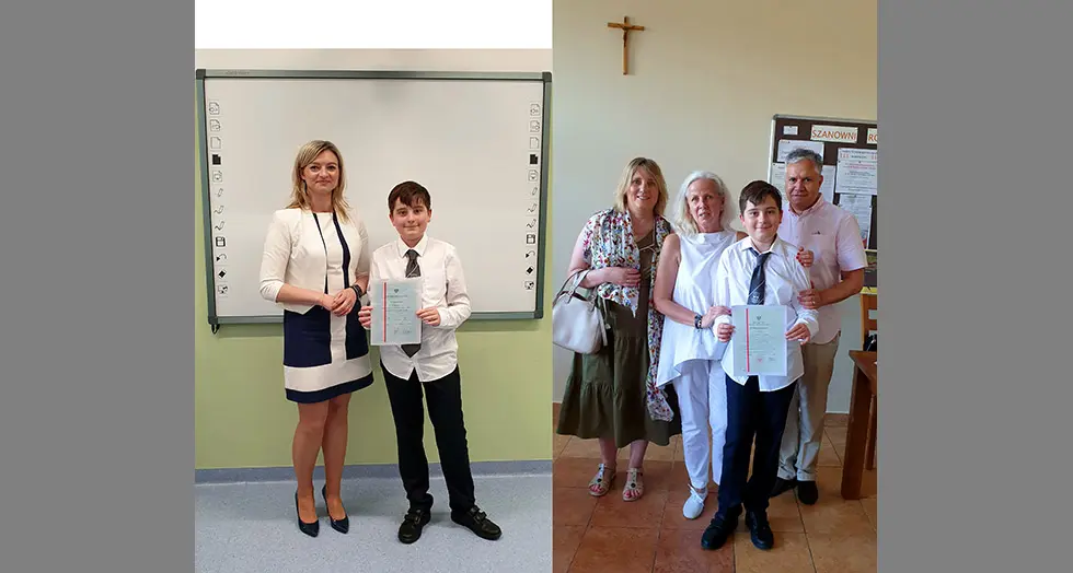 2020 - Double Red Band - Distinction